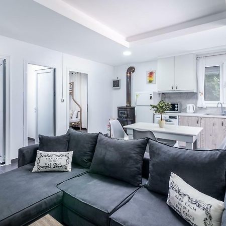 Villa Iceberg Mini Каламаки Екстериор снимка